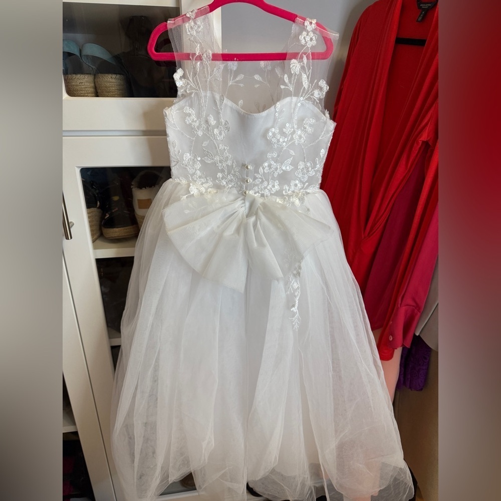Ellie Gowns Size 4 White Floral Embroidered Bridesmaid Dress - Picture 6 of 6